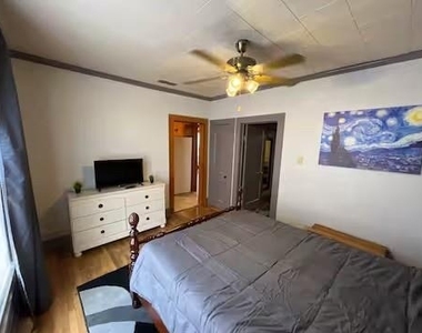1426 Cedar Street - Photo Thumbnail 14