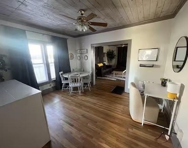 1426 Cedar Street - Photo Thumbnail 3