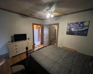 1426 Cedar Street - Photo Thumbnail 16