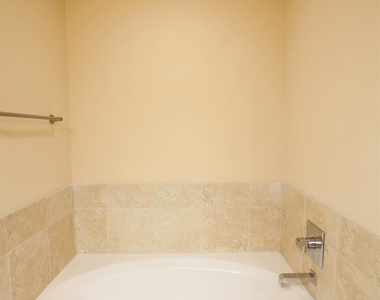 4107 Bowser Avenue - Photo Thumbnail 33