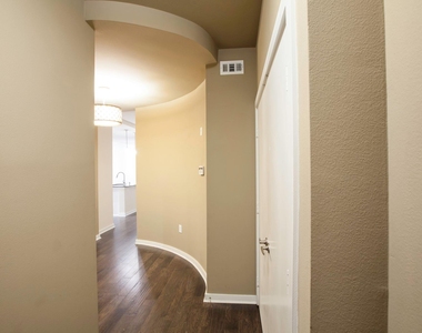 4107 Bowser Avenue - Photo Thumbnail 1