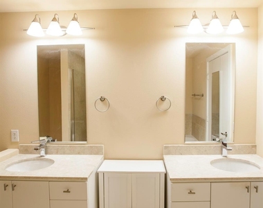 4107 Bowser Avenue - Photo Thumbnail 32