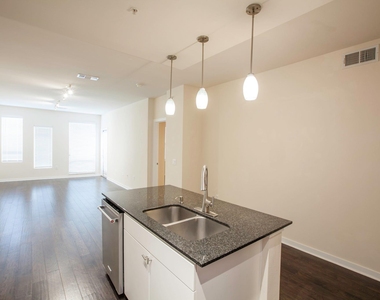 4107 Bowser Avenue - Photo Thumbnail 6