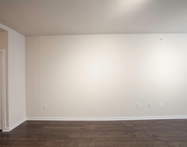4107 Bowser Avenue - Photo Thumbnail 25