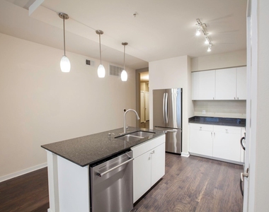 4107 Bowser Avenue - Photo Thumbnail 5