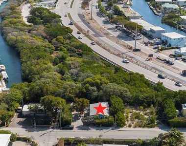 150 Sunshine Boulevard - Photo Thumbnail 18