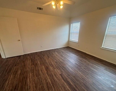 1024 Carlin Lane - Photo Thumbnail 19