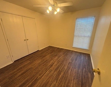1024 Carlin Lane - Photo Thumbnail 17