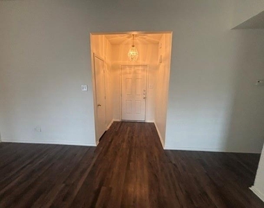 1024 Carlin Lane - Photo Thumbnail 2
