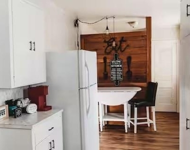 1417 Hickory Street - Photo Thumbnail 8