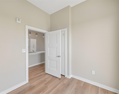 3522 Main Street - Photo Thumbnail 15