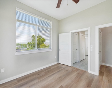 3522 Main Street - Photo Thumbnail 16