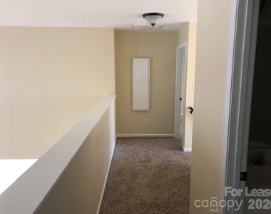 1530 Standish Drive - Photo Thumbnail 10