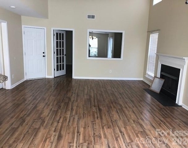 1530 Standish Drive - Photo Thumbnail 3