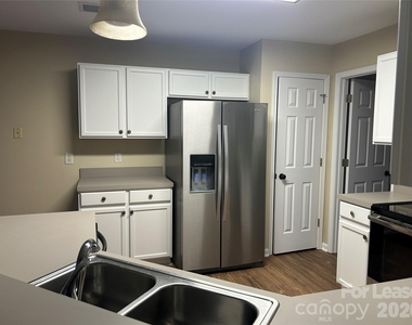 1530 Standish Drive - Photo Thumbnail 21