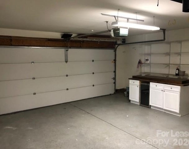 1530 Standish Drive - Photo Thumbnail 20