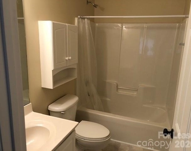 1530 Standish Drive - Photo Thumbnail 13
