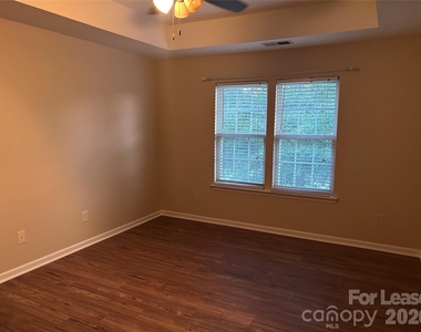 1530 Standish Drive - Photo Thumbnail 28