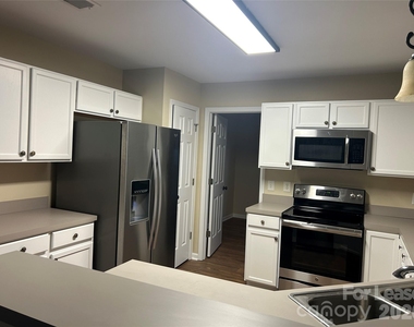 1530 Standish Drive - Photo Thumbnail 22