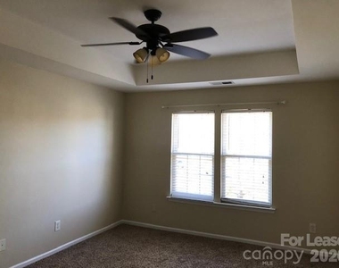 1530 Standish Drive - Photo Thumbnail 14