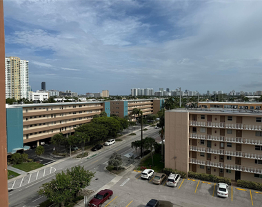 301 Ne 14th Avenue - Photo Thumbnail 11