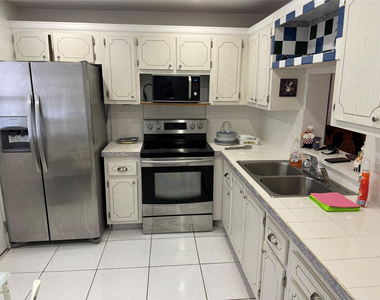 301 Ne 14th Avenue - Photo Thumbnail 3