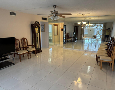 301 Ne 14th Avenue - Photo Thumbnail 1