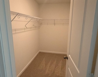 651 Salisbury Circle - Photo Thumbnail 20