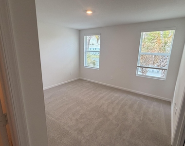 651 Salisbury Circle - Photo Thumbnail 19