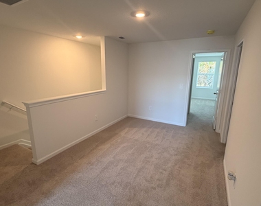 651 Salisbury Circle - Photo Thumbnail 11