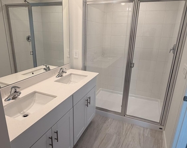651 Salisbury Circle - Photo Thumbnail 22