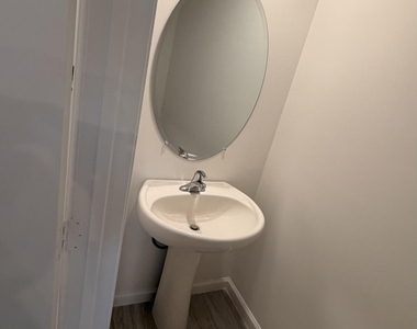 651 Salisbury Circle - Photo Thumbnail 5