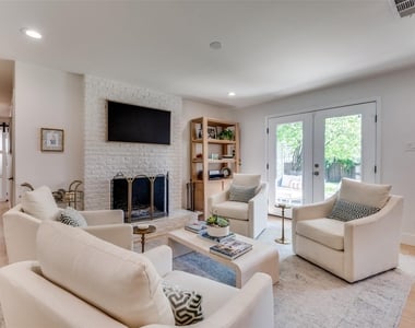 6920 Winchester Street - Photo Thumbnail 2