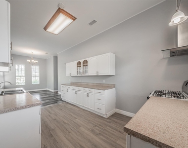 401 S Anglin Street - Photo Thumbnail 6