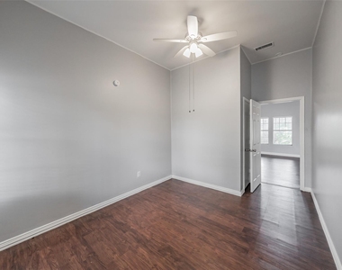401 S Anglin Street - Photo Thumbnail 23