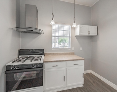 401 S Anglin Street - Photo Thumbnail 5