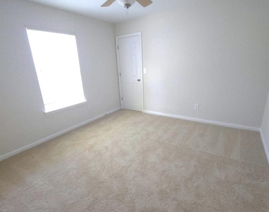3008 Cornflower Lane - Photo Thumbnail 4