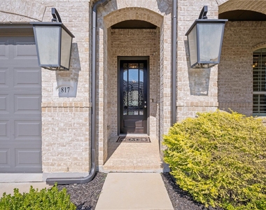 817 Nuthatch Court - Photo Thumbnail 2