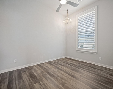 817 Nuthatch Court - Photo Thumbnail 18