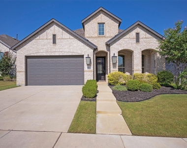 817 Nuthatch Court - Photo Thumbnail 1