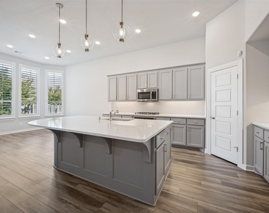 817 Nuthatch Court - Photo Thumbnail 9