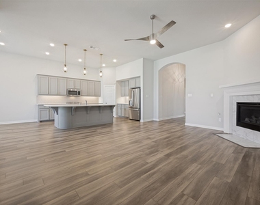 817 Nuthatch Court - Photo Thumbnail 7