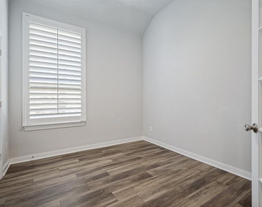 817 Nuthatch Court - Photo Thumbnail 22