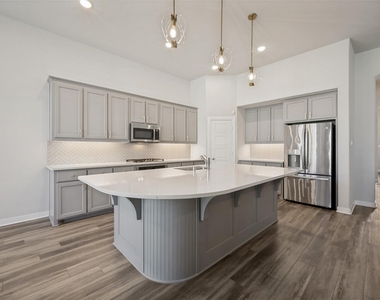 817 Nuthatch Court - Photo Thumbnail 8