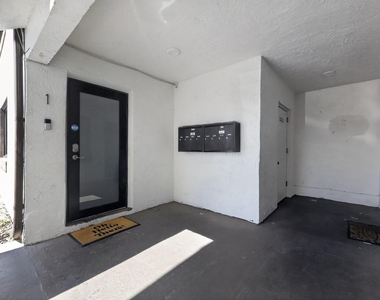 200 Nw 25th Street - Photo Thumbnail 15