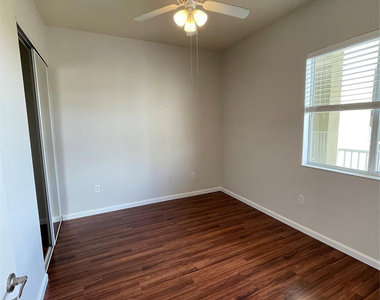 3500 Oaks Clubhouse Drive - Photo Thumbnail 6