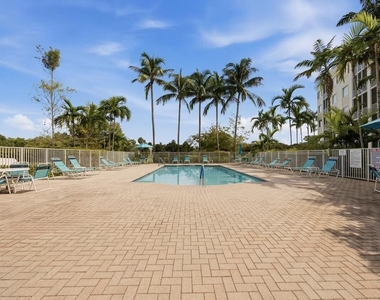 3500 Oaks Clubhouse Drive - Photo Thumbnail 25