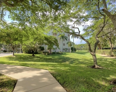 3500 Oaks Clubhouse Drive - Photo Thumbnail 30