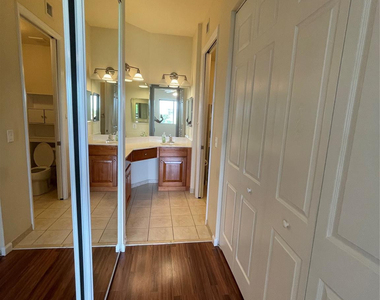 3500 Oaks Clubhouse Drive - Photo Thumbnail 12