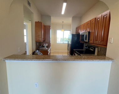 3500 Oaks Clubhouse Drive - Photo Thumbnail 6
